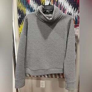 GAP Quilted Houndstooth Pullover